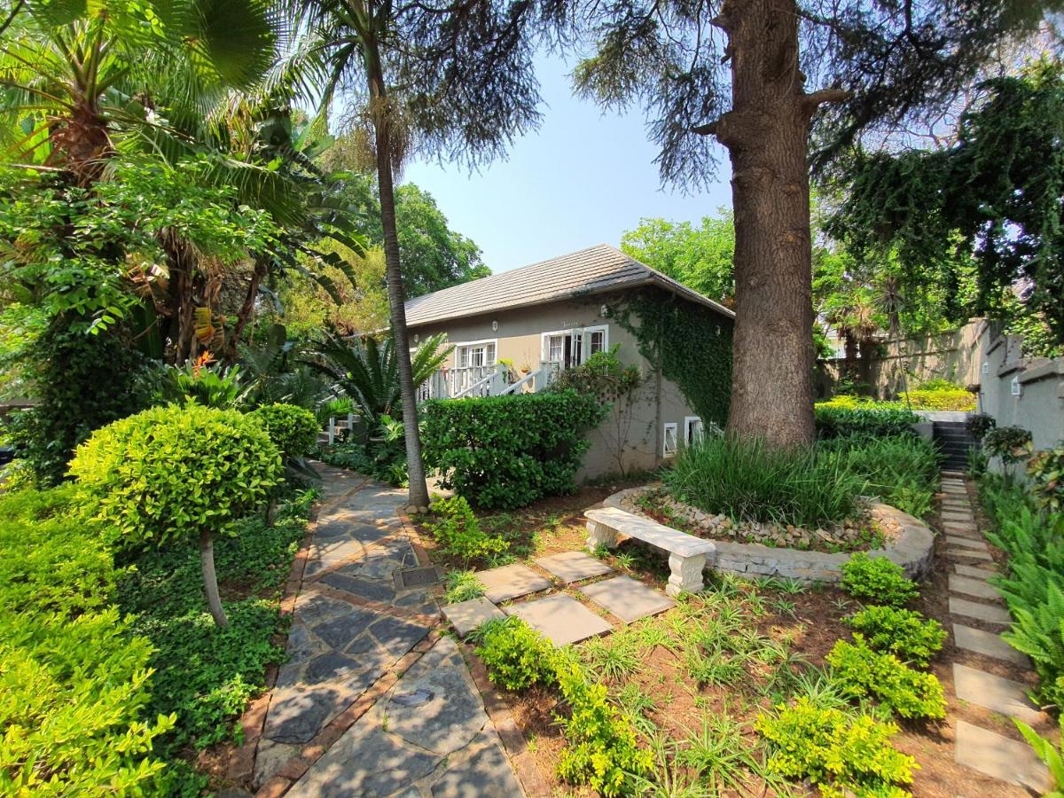 Waterhouse Guest Lodge In Muckleneuk Pretoria Bagian luar foto