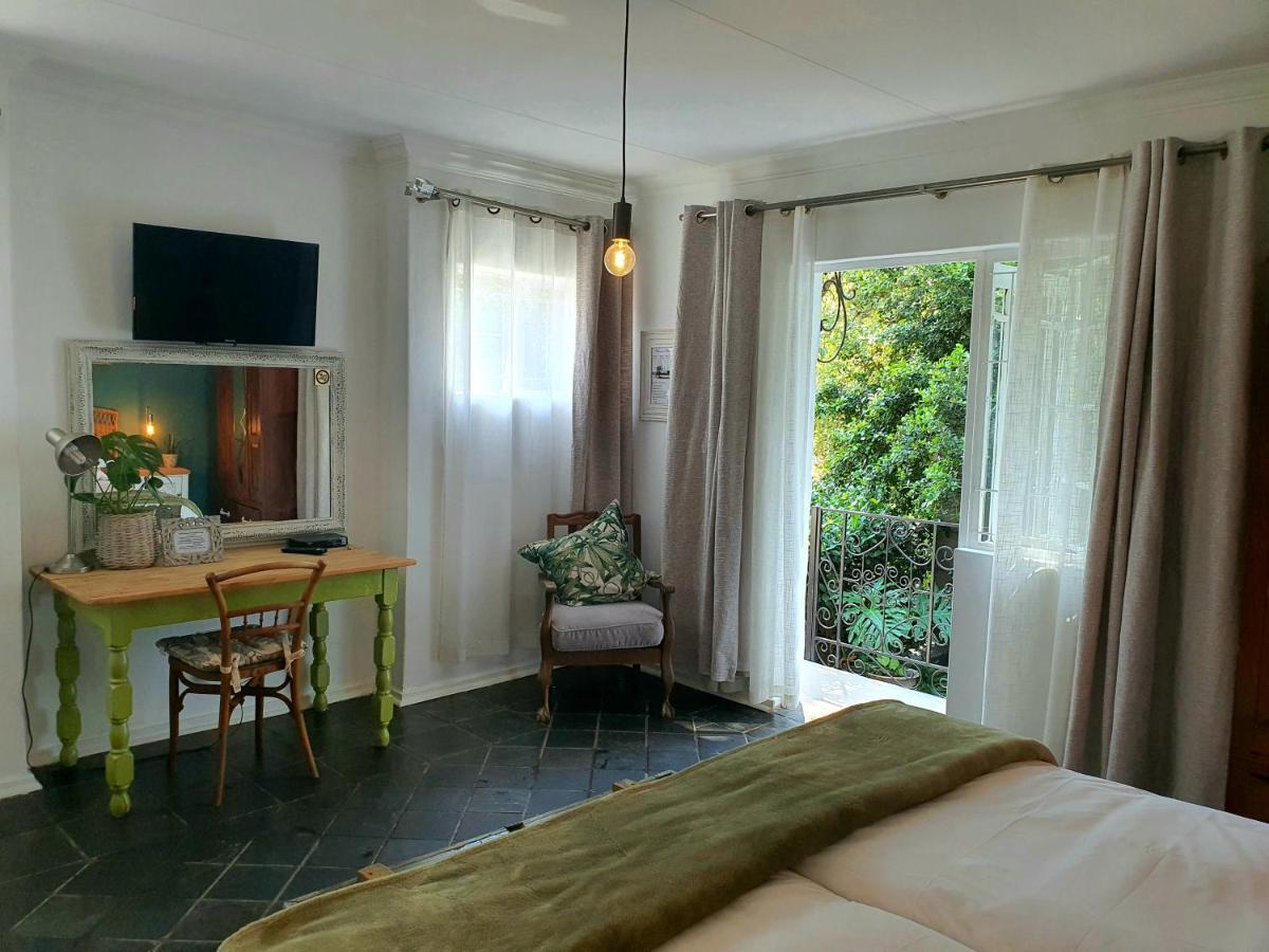 Waterhouse Guest Lodge In Muckleneuk Pretoria Bagian luar foto