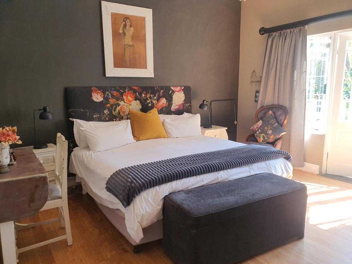 Waterhouse Guest Lodge In Muckleneuk Pretoria Bagian luar foto