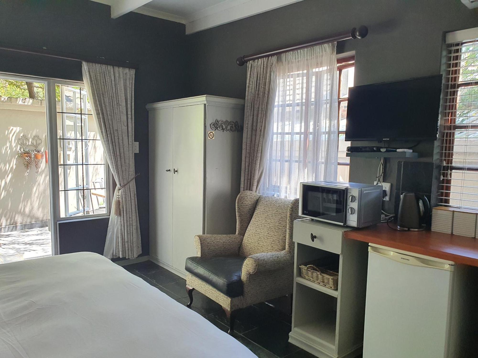Waterhouse Guest Lodge In Muckleneuk Pretoria Ruang foto