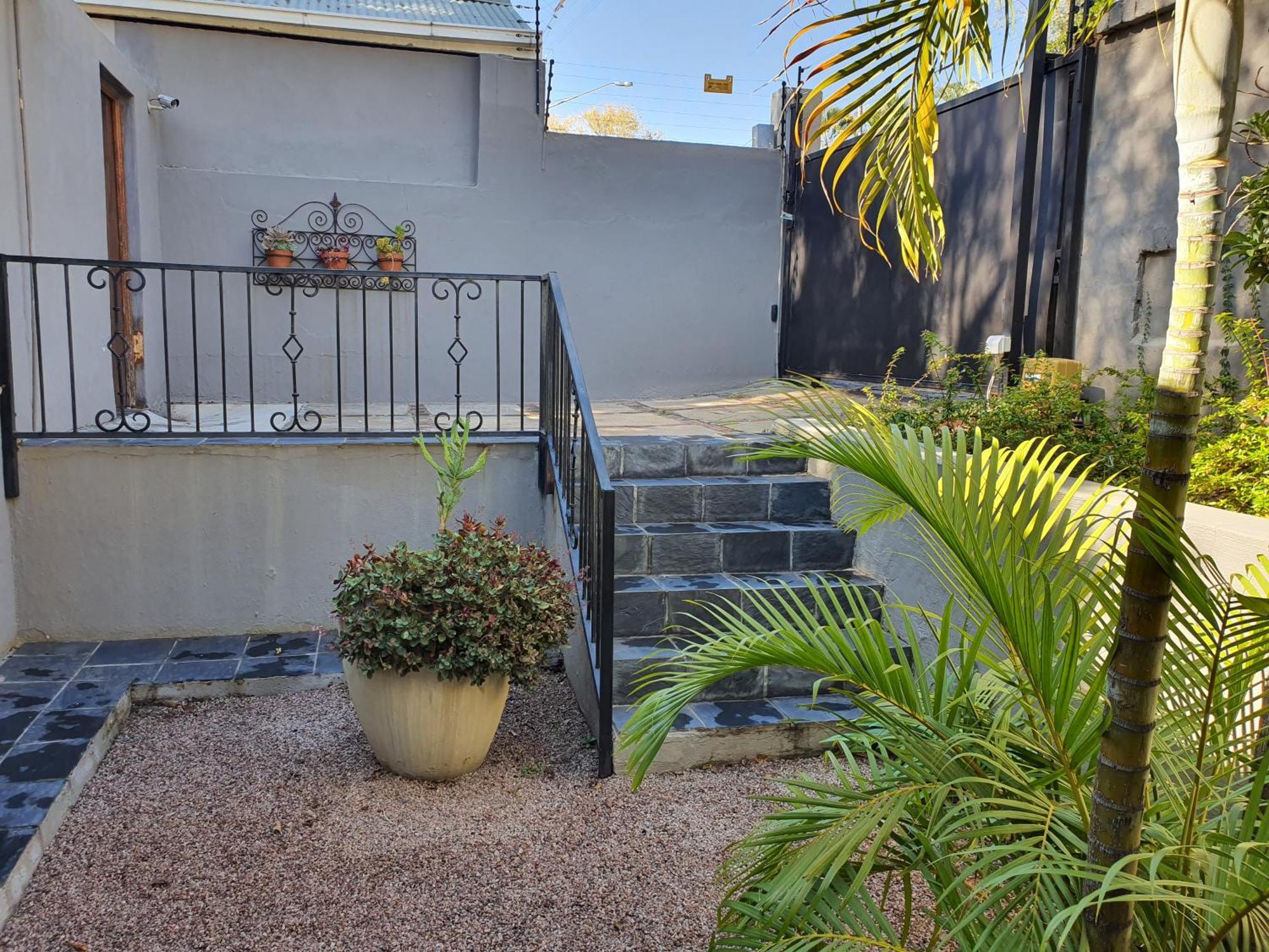 Waterhouse Guest Lodge In Muckleneuk Pretoria Ruang foto