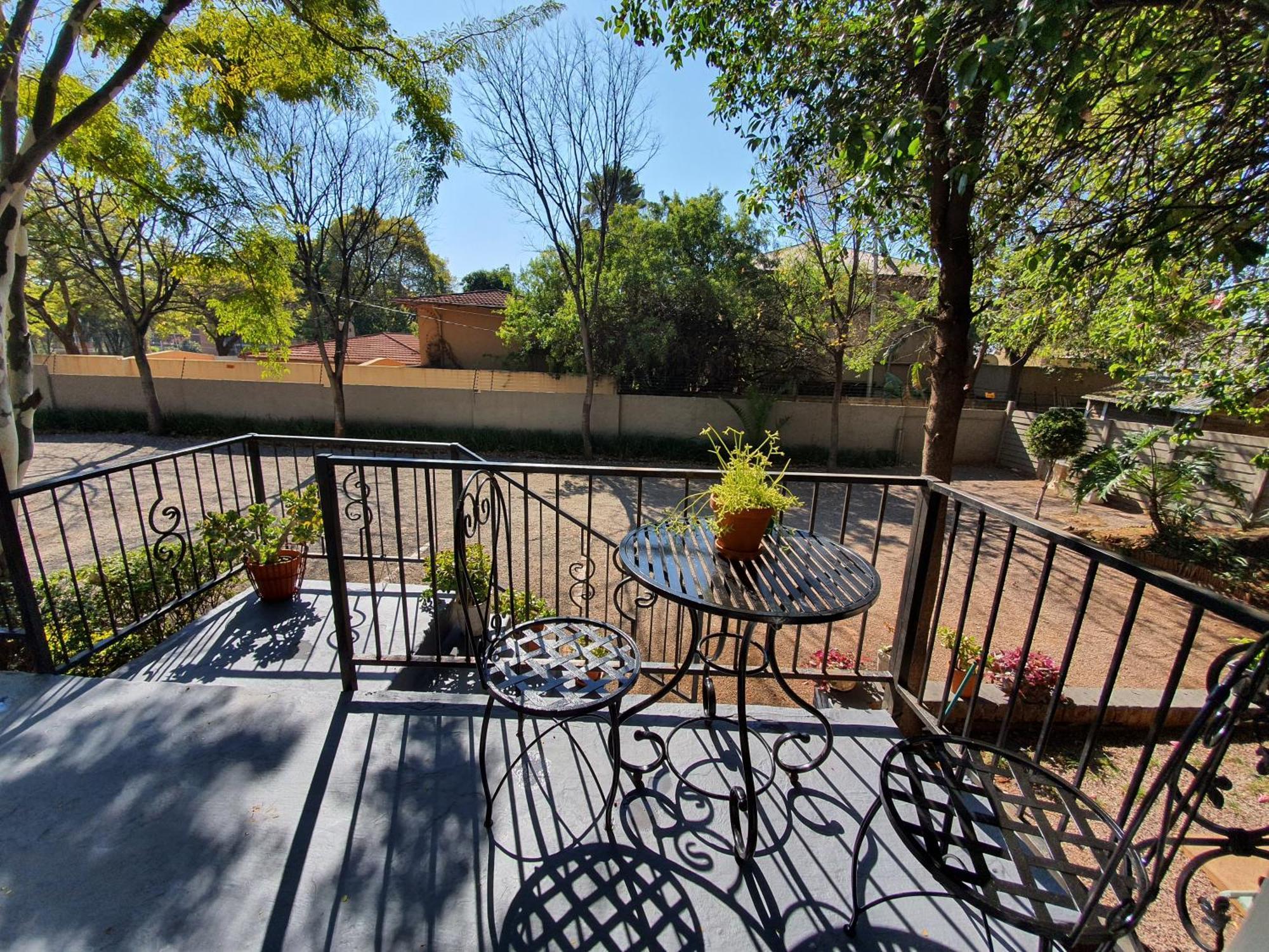 Waterhouse Guest Lodge In Muckleneuk Pretoria Ruang foto