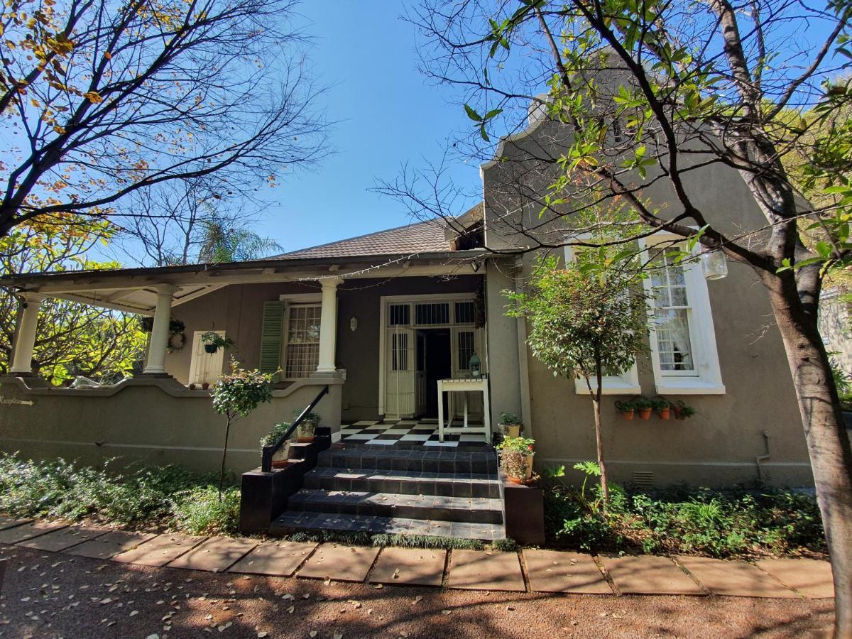 Waterhouse Guest Lodge In Muckleneuk Pretoria Bagian luar foto