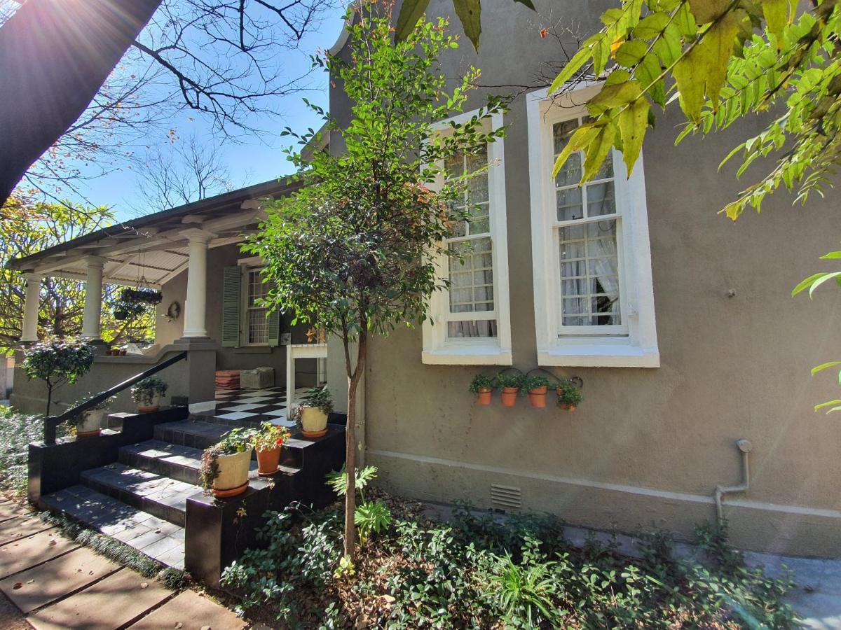 Waterhouse Guest Lodge In Muckleneuk Pretoria Bagian luar foto
