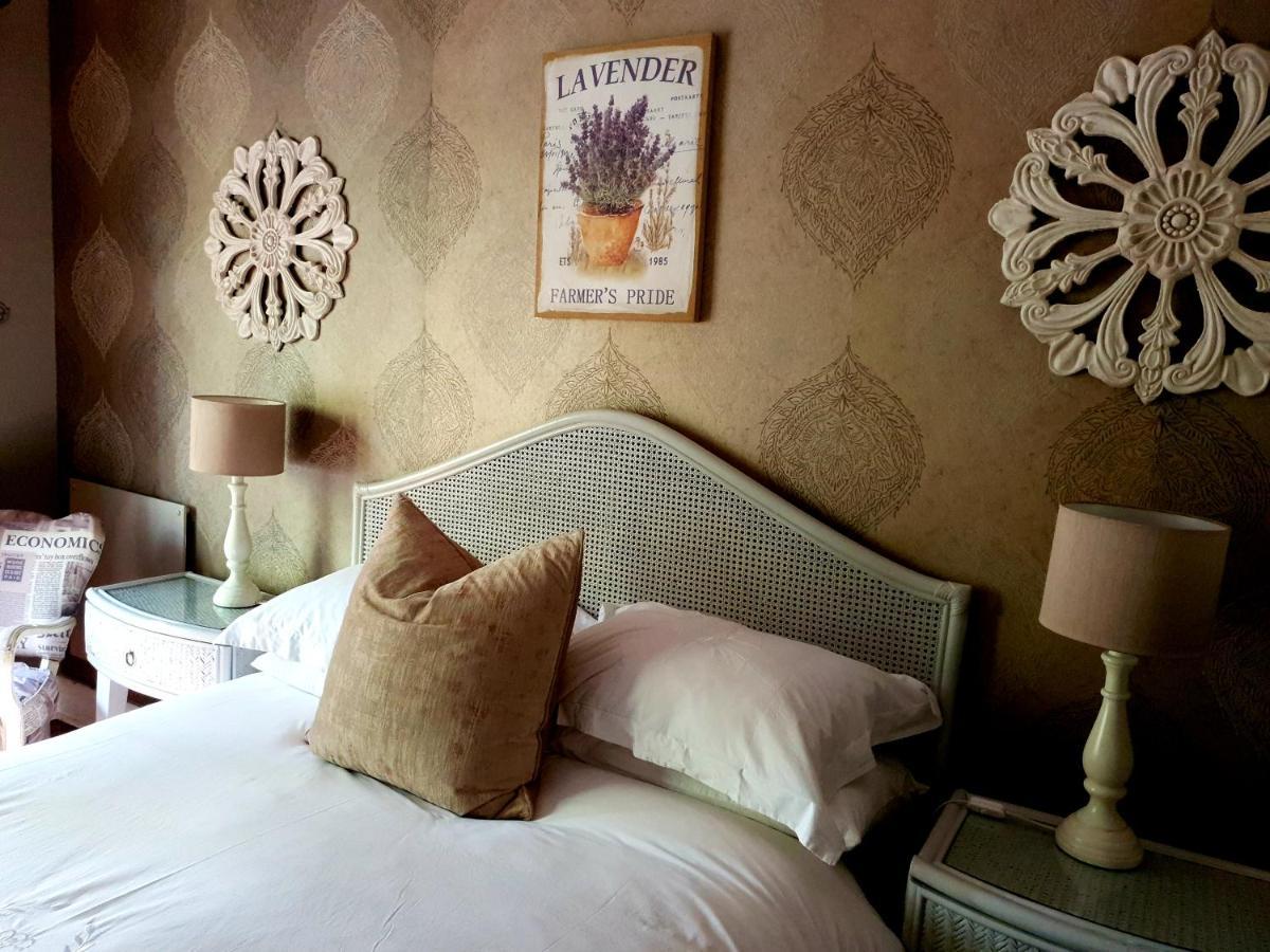 Waterhouse Guest Lodge In Muckleneuk Pretoria Bagian luar foto