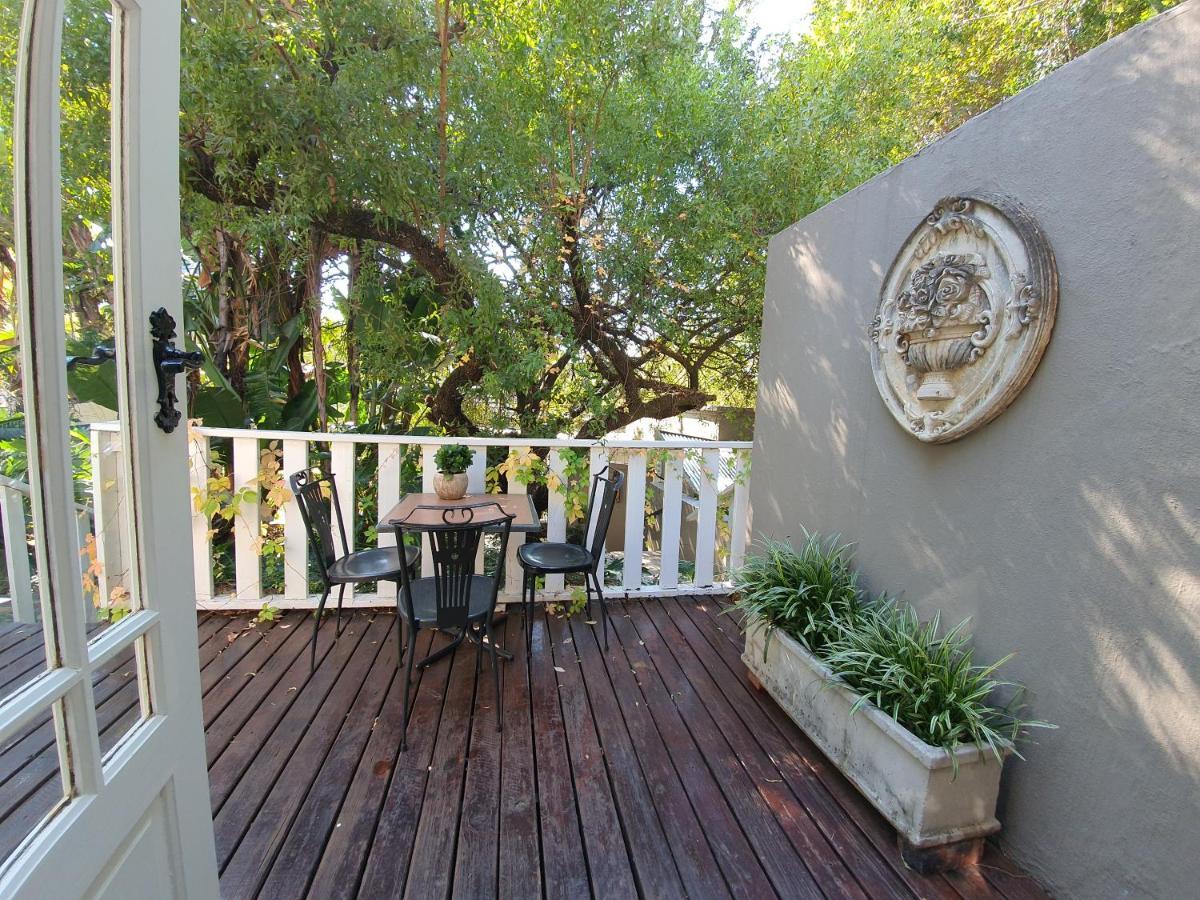 Waterhouse Guest Lodge In Muckleneuk Pretoria Bagian luar foto